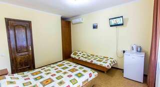 Гостиница Prokhlada Судак Двухместный номер с 1 двуспальной кроватью и дополнительной кроватью-3