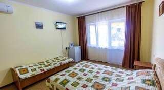 Гостиница Prokhlada Судак Двухместный номер с 1 двуспальной кроватью и дополнительной кроватью-2