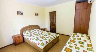 Гостиница Prokhlada Судак Двухместный номер с 1 двуспальной кроватью и дополнительной кроватью-4