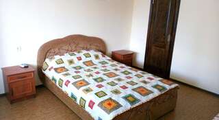 Гостиница Prokhlada Судак Двухместный номер с 1 двуспальной кроватью и дополнительной кроватью-1